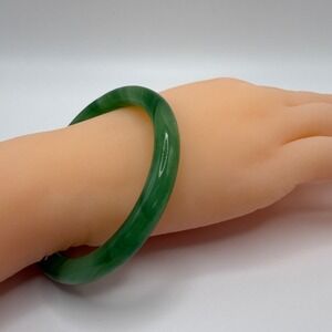 Womens Green Jade Bangle Bracelet Polished Round Solid Stone Swirl Design‎